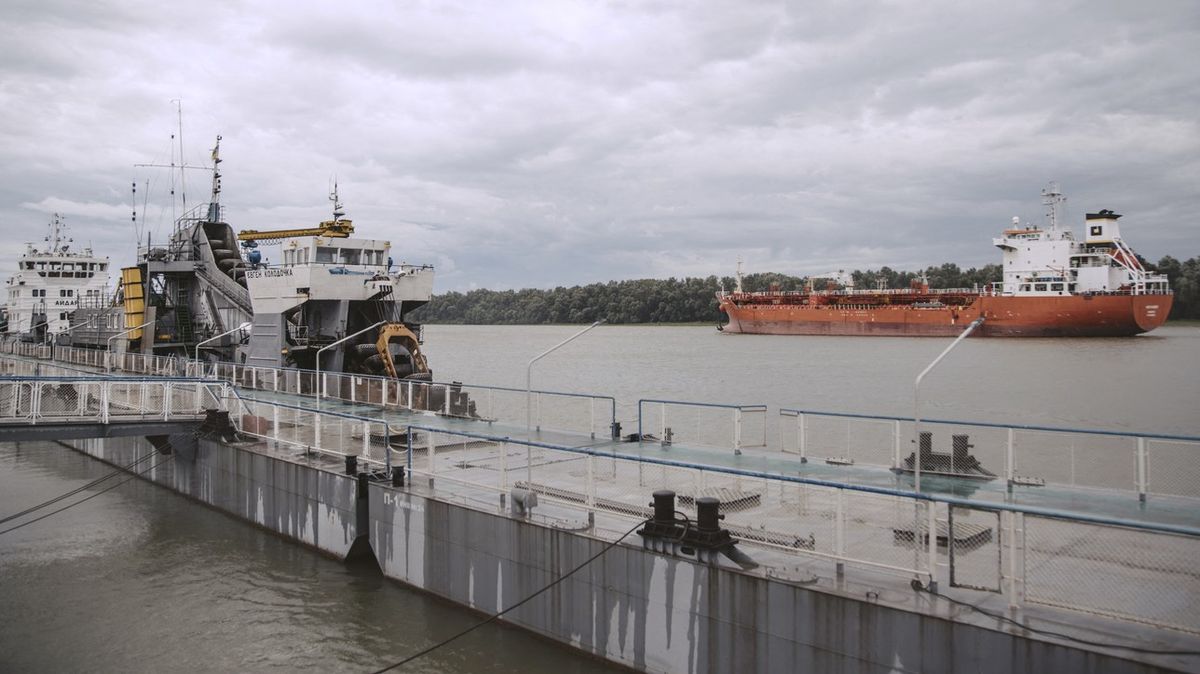 Ruský dron zasáhl na Ukrajině tanker s plynem, Rumuni evakuují vesnici